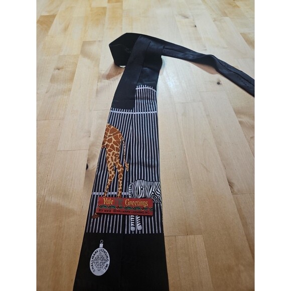 Christmas Hallmark Yule Tie Santa & The Zoo Silk Tie - Picture 14 of 15